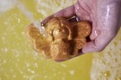 Golden Angel (badeskum) thumbnail